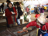 ��Ă��𒍕����邨�q����̎ʐ^